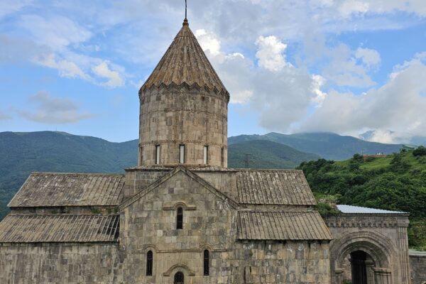 Татев — дающий крылья