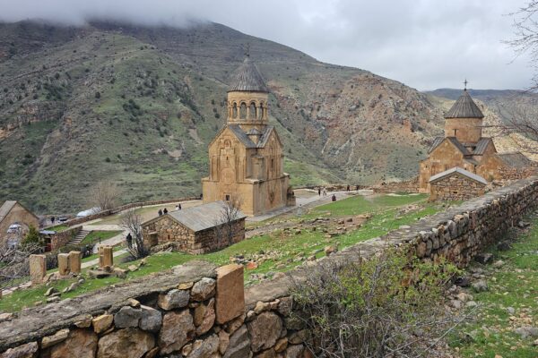 Араратская долина и винный Арени