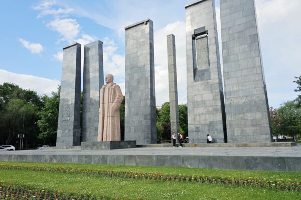 Розовый город. Священный Эчмиадзин